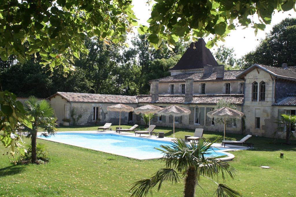 Chateau de Puyrigaud Bed & Breakfast Leoville Bagian luar foto
