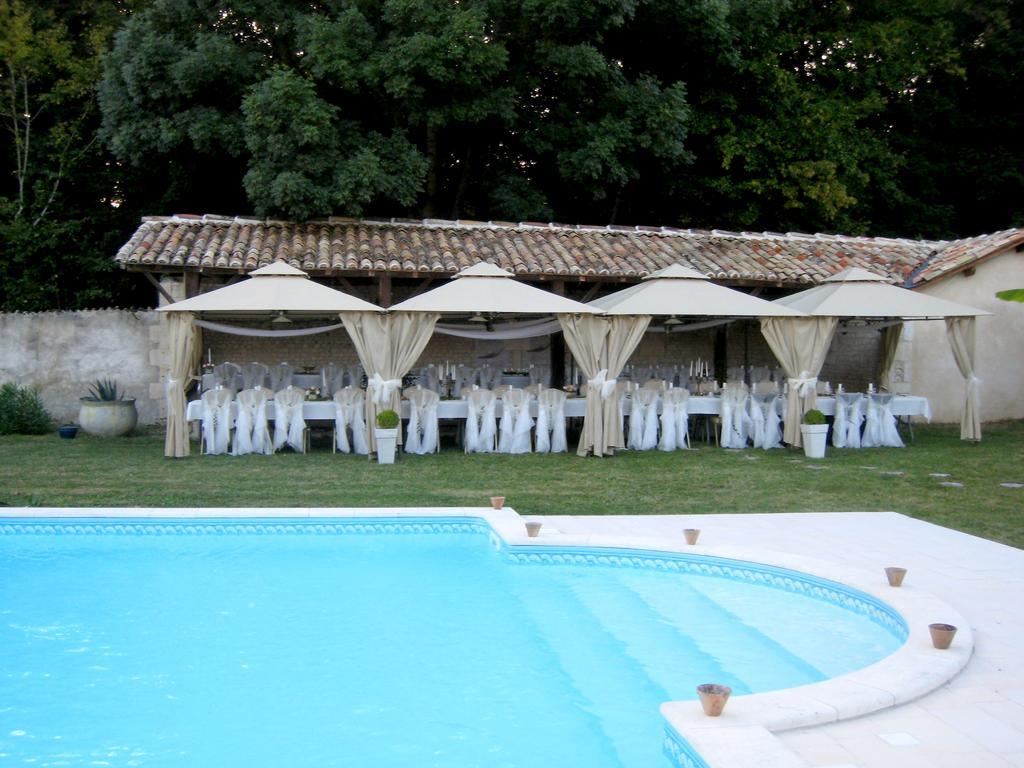 Chateau de Puyrigaud Bed & Breakfast Leoville Bagian luar foto