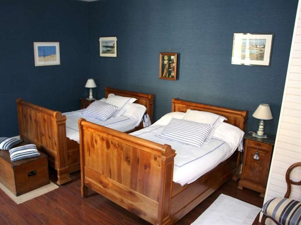 Chateau de Puyrigaud Bed & Breakfast Leoville Bagian luar foto