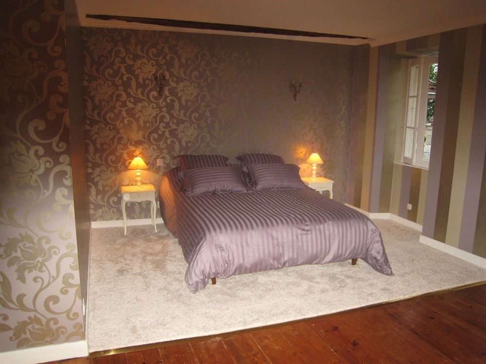 Chateau de Puyrigaud Bed & Breakfast Leoville Bagian luar foto
