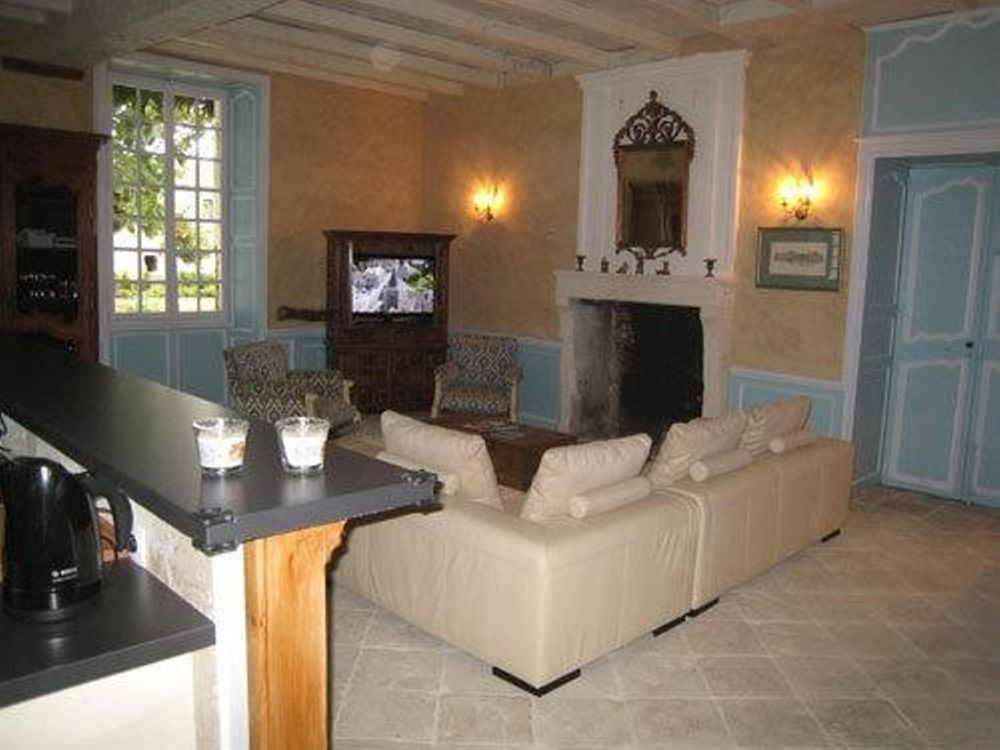 Chateau de Puyrigaud Bed & Breakfast Leoville Bagian luar foto